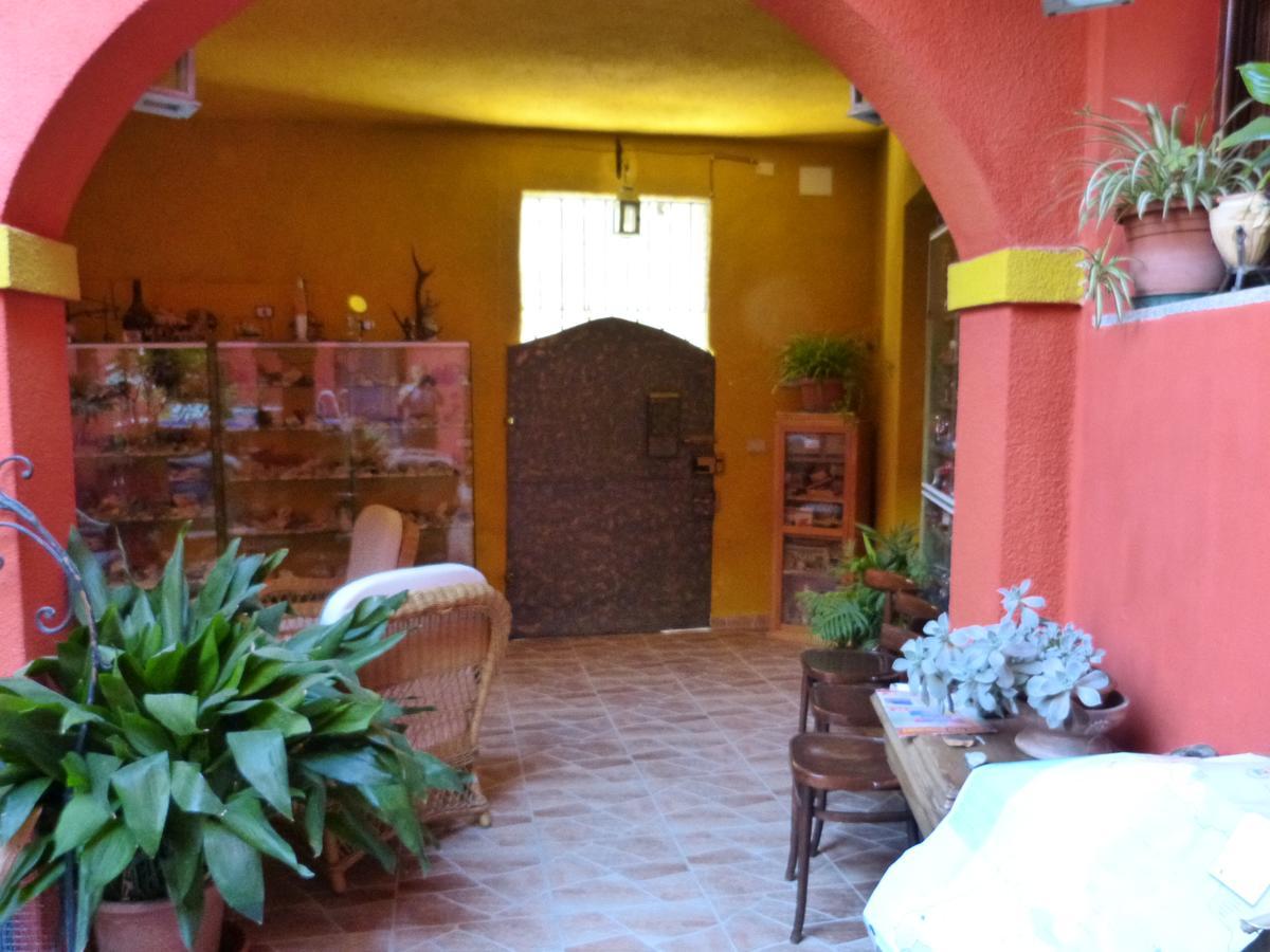 Bed and Breakfast Il Pozzo Dei Desideri Арбус Екстер'єр фото